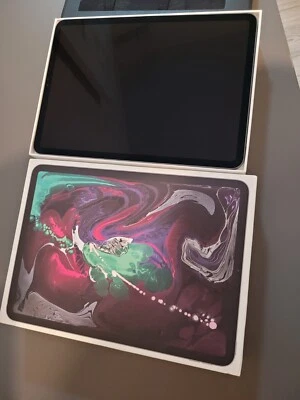 Apple iPad Pro 1st Gen. 64GB, Wi-Fi, 11 in - Space Grey - Image 1 of 4