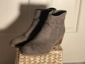 Ruff Hewn Boots Womens 10M Buxton Ankle Booties Olive Fabric Side Zip Block - Picture 1 of 6