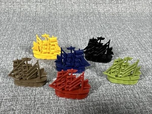 Vintage 2005 Game Of Life Pirates Of The Caribbean Replacement Ship Pieces - Picture 1 of 1
