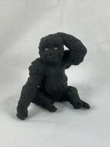 Sitting Black Gorilla Figurine 1990 Safari Ltd Plastic 2.5” - Picture 1 of 5