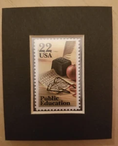 FRANCOBOLLO USA ISTRUZIONE PUBBLICA OPACA 1985 - Foto 1 di 3