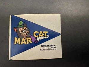 Adesivo pennant 1975 WONDER BREAD WALT DISNEY Crazy College #19 MAR CAT - Foto 1 di 2