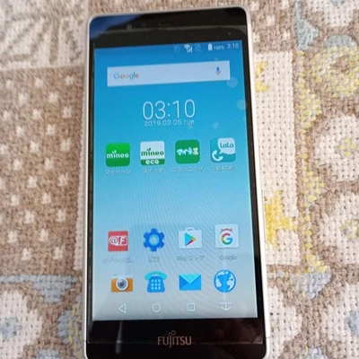 Smartphone Fujitsu Libre SIM Flechas M03 Japonés Teléfono Abatible Garake Keitai Foto 1 de 4