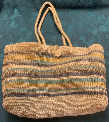 Bolso de Mano Tejido 14 x 23 x 5 Cierre de Botones 12 Correa Gota Ideal para la Playa Foto 1 de 4