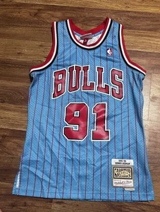 CHICAGO BULLS DENNIS RODMAN MITCHELL & NESS 1995-96 HWC SWINGMAN Size S MEN - Picture 1 of 6