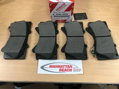 Juego de pastillas de freno delanteras originales Toyota Tundra Land Cruiser OEM 04465-AZ220 Foto 1 de 2