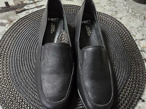 Hush Puppies HPO2 SCHWARZE FLACHE LEDERHALBSCHUHE SLIPPER 7,5 NEU OHNE ETIKETT - Bild 1 von 5