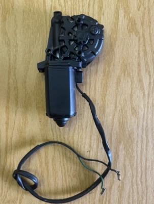 WINDOW LIFT MOTOR (RIGHT REAR) 47-3496 fits: MERCEDES-BENZ 300SEL 420SEL 560SEL - Image 1 of 4