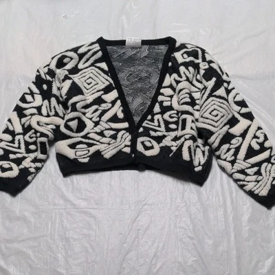 Suéter Cárdigan Recortado Estampado Geométrico Blanco Negro Años 90 Talla Mediana Foto 1 de 4