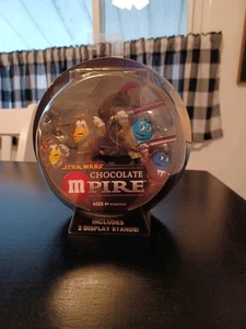 Star Wars Chocolate Mpire (Mace Windu & Chewbacca Action Figure Set 2005 Hasbro) - Picture 1 of 5