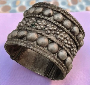 TRIBAL AFGHAN BOHO KUCHI OLD BANJARA ETHNIC BELLY DANCE ATS CUFF BRACELET BANGLE - Imagen 1 de 3