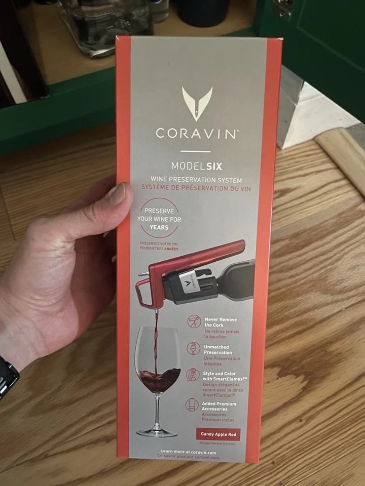 Coravin 型号 Six 葡萄酒保存系统糖果红带底座和针 — 第 1/3 张图片