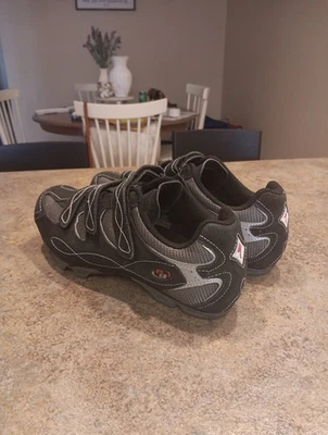 Specialized Riata Womens 10.5 Mountain Bike Shoes Black cycling 6111-4342 - Image 1 of 4