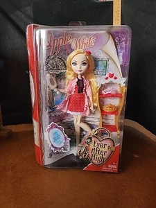 Ever After High Puppe Apple White Daughter Of Snow White 1st Edition 2013 Neu in OVP - Bild 1 von 11