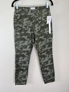 Caslon Damen oliv Flechten Camouflage Print kurze Hose Größe 2 Vorder-/Gesäßtasche NEU - B15 - Bild 1 von 7