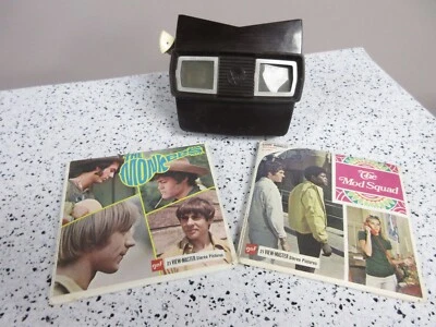 The Monkees & Mod Squad TV Show Vintage View-Master 3 Conjunto de Carretéis com Visualizador B493 - Imagem 1 de 4