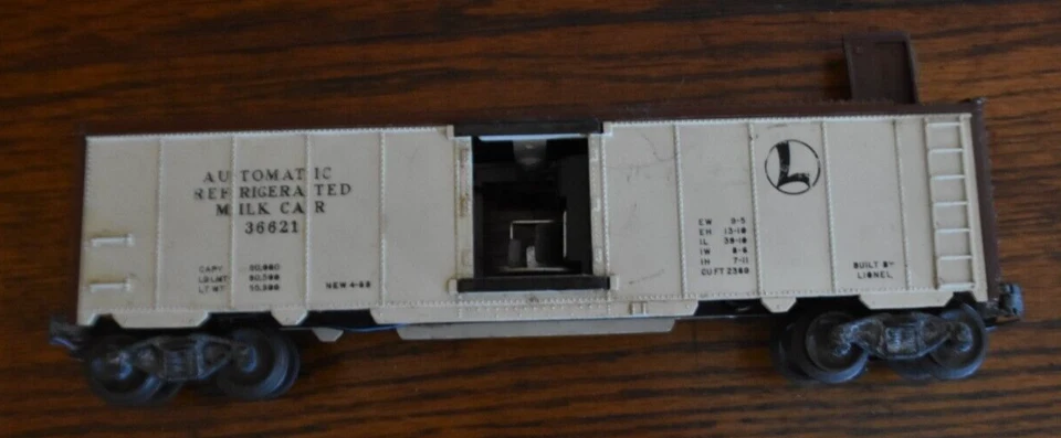 Lionel Trains O Scale Gauge 36621 Automatic Refrigerated Milk Boxcar For Parts - Image 1 of 4