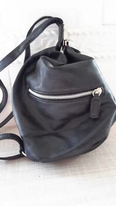 Zaino nero borsa da trasporto si trasforma in tracolla regolabile vinile usato - Foto 1 di 11