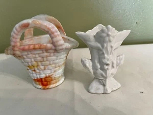CESTA DE ÁGATA / AKRO REMOLINO VINTAGE Y JARRÓN DE PORCELANA BLANCO - Imagen 1 de 3