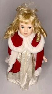 Vintage Porzellan 16 Zoll Mädchen Puppe Statue-Weihnachten, Urlaub, Winter Thema - Bild 1 von 12