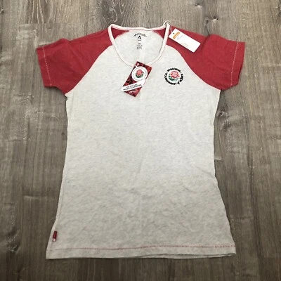 NUEVO CON ETIQUETAS Camiseta Torneo de Rosas Pasadena CA Mujer Roja Gris Manga Corta Talla M Foto 1 de 4
