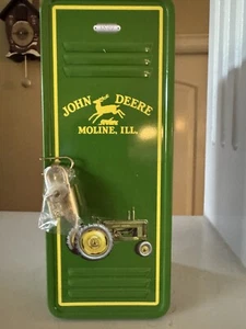 JOHN DEERE ARMARIO DE ALMACENAMIENTO COLECCIONABLE LATA con cerradura real y llave 8" - Imagen 1 de 5