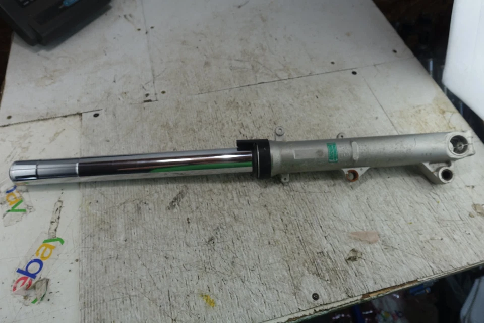 HONDA ST1300 ST 1300 GARFO DIANTEIRO ESQUERDO ASSY TODOS OS ANOS ABS NÃO BOM LIMPO RETO - Imagem 1 de 4