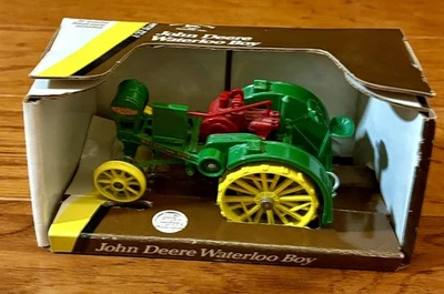 1993 ERTL John Deere Waterloo Boy Tractor 1/32 Scale Diecast Model R #5744 - Image 1 of 4