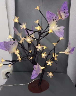 LED-Lampe Baumdesign mit Schmetterlingen und Blumen 24 V Netzteil - Bild 1 von 4