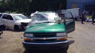 Faro conductor GMC Canadá solo se adapta a 98-05 Blazer S10/Jimmy S15 1572129 Foto 1 de 4