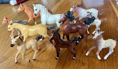 Lot of 10 Vintage All Safari Mini Horse Figurines Mixed Breeds Arabian Mustang + - Image 1 of 4