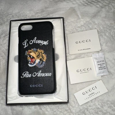 Funda Gucci iPhone 7/8 con diseño tigre Nueva Con Caja Foto 1 de 4
