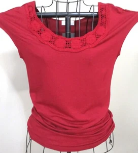 Layers Red Cap Sleeve Lace Round Neck Stretch T-Shirt Size X-Large Women's NEW - Picture 1 of 2