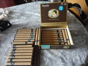 Scatola portasigari Garcia Vega Romers e 27 tubi per sigari Romeros - Foto 1 di 5
