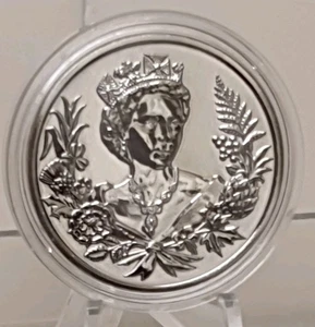 Moneda de 2 dólares 2012 Islas Pitcairn diamante jubileo reina Isabel micrófono   - Imagen 1 de 5
