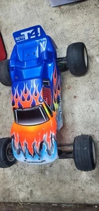 Team Associated T4 Stadium Truck Exc Condition - Picture 1 of 11