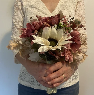 Ramo de boda nupcial hecho a mano económico amigable flores sintéticas blanco rosa verde Foto 1 de 4