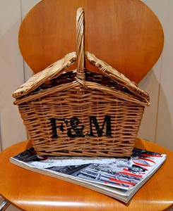 Fortnum & and Mason Small Huntsman Basket (London) 13 x 22 x 18cm - Picture 1 of 15