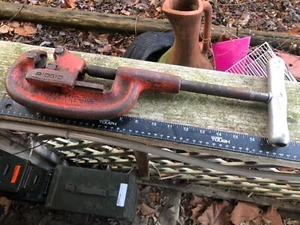 RIDGID No. 1-2 HEAVY DUTY PIPE CUTTER 1/8''-2'' PIPE CAPACITY  - Picture 1 of 6
