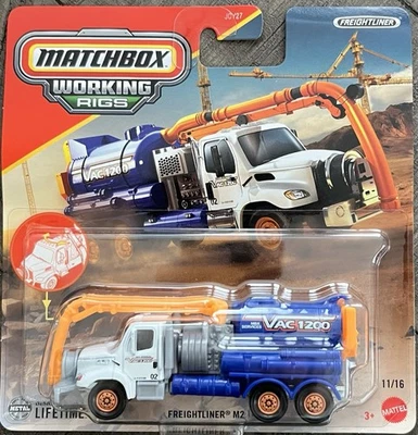 Plataformas de trabajo Matchbox 2025 Freightliner M2 106 #11/16 con brazo de vacío móvil Foto 1 de 2