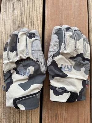 Kuiu Yukon Pro Hunting Gloves Size Medium - Image 1 of 4