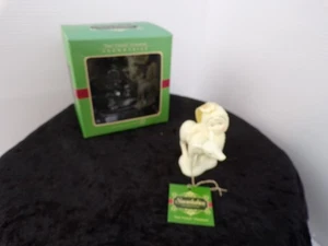 Ornamento Natalizio Snowbabies Dept 56 "Amici dei Cervi" Nuovo con scatola Ritirato 2008 2,5" - Foto 1 di 8