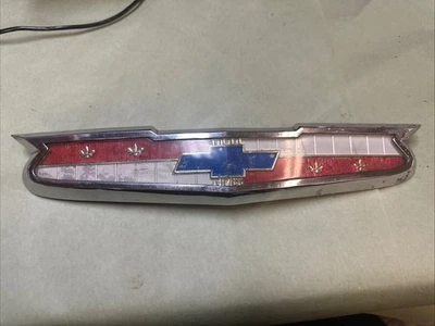 Chevrolet 1956 1958 6 cilindros Bel Air capó emblema montaje bisel e inserto 210 150 A Foto 1 de 4