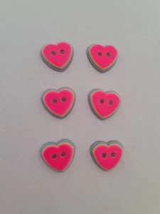 6 rainbow heart shaped resin buttons 12 mm - Picture 1 of 1