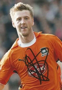PLYMOUTH: PAUL GALLAGHER SIGNED 6x4 ACTION PHOTO+COA - Bild 1 von 1