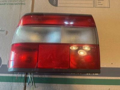 Volvo 850 850R Sedan Drivers Taillight 1996 1995 1997 9133724 - Image 1 of 4