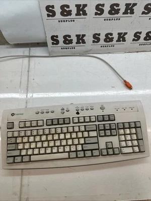 Gateway Vintage Computer PC Keyboard 7001211 Wired E06150US017-C - Image 1 of 4