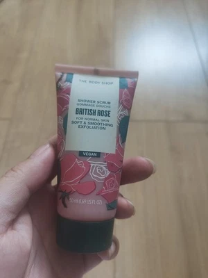 The Body Shop British Rose Shower Scrub 50ml Soft Exfoliate Vegan Skin - Image 1 of 4