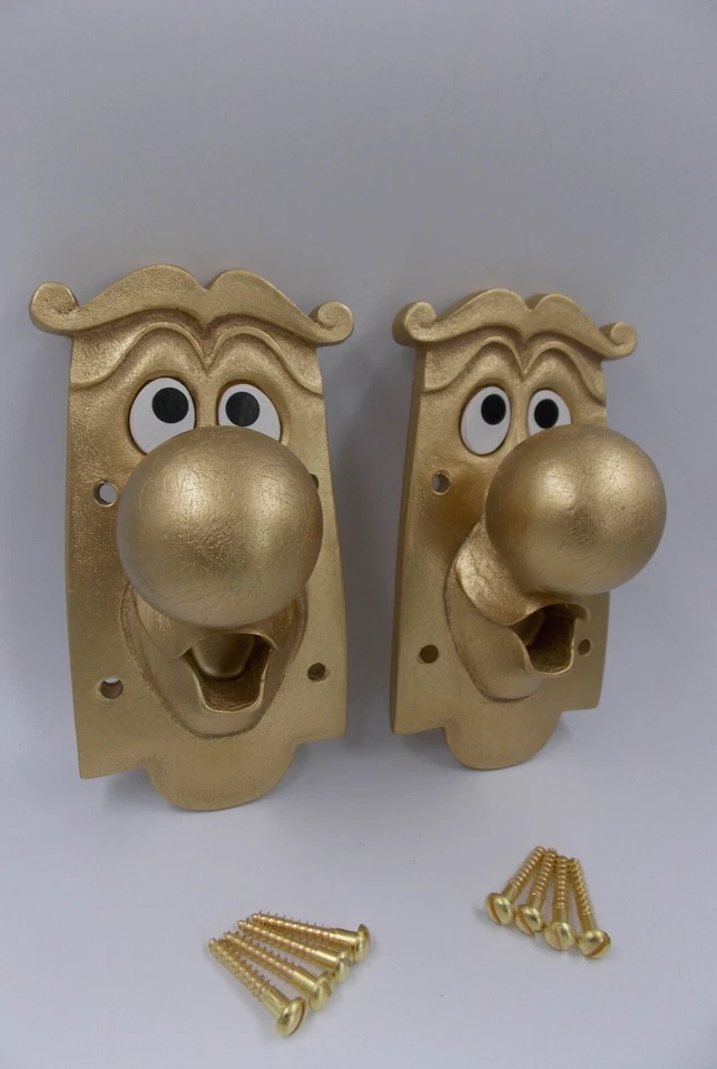 ALICE IM WUNDERLAND TÜR GEBRAUCHT BEFESTIGUNG TÜRKNÖPFE FIGUREN mit Befestigungsschrauben - Bild 1 von 1