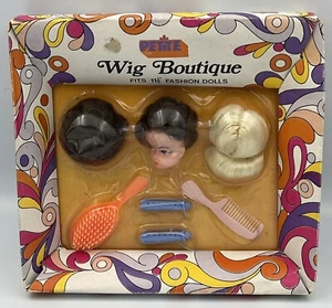 "Pequeña peluca boutique vintage de los años 70 para muñecas de moda de 11,5"" como Barbie caja original" - Imagen 1 de 11